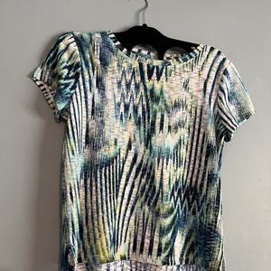 SELLING CHICO’S TOP COLOR GREEN AND BLUE SIZE O….